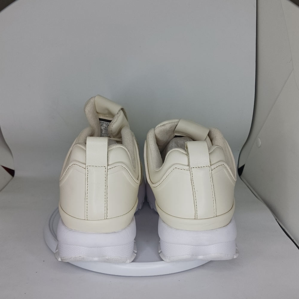 Fila - Picture 3 of 4